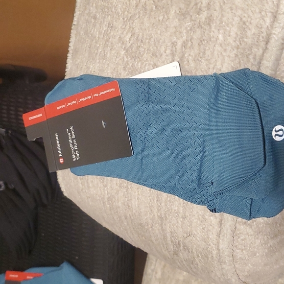 lululemon athletica Other - Lululemon micropillow tab run sock